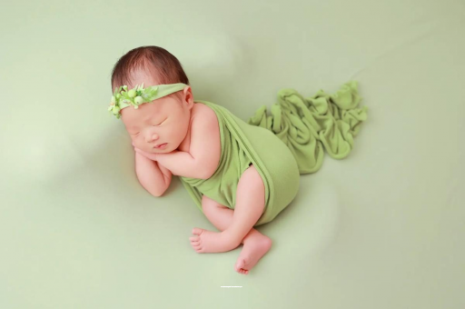 兰考宝宝边吃边拉正常吗